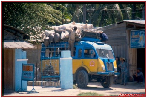 vietnam_1992_renaultbus